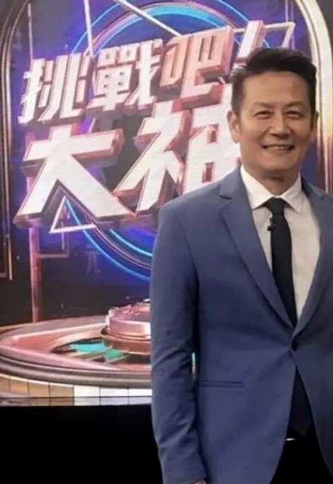 失恋妹妹勾引亲哥哥浴室同欢 - 舔舔B